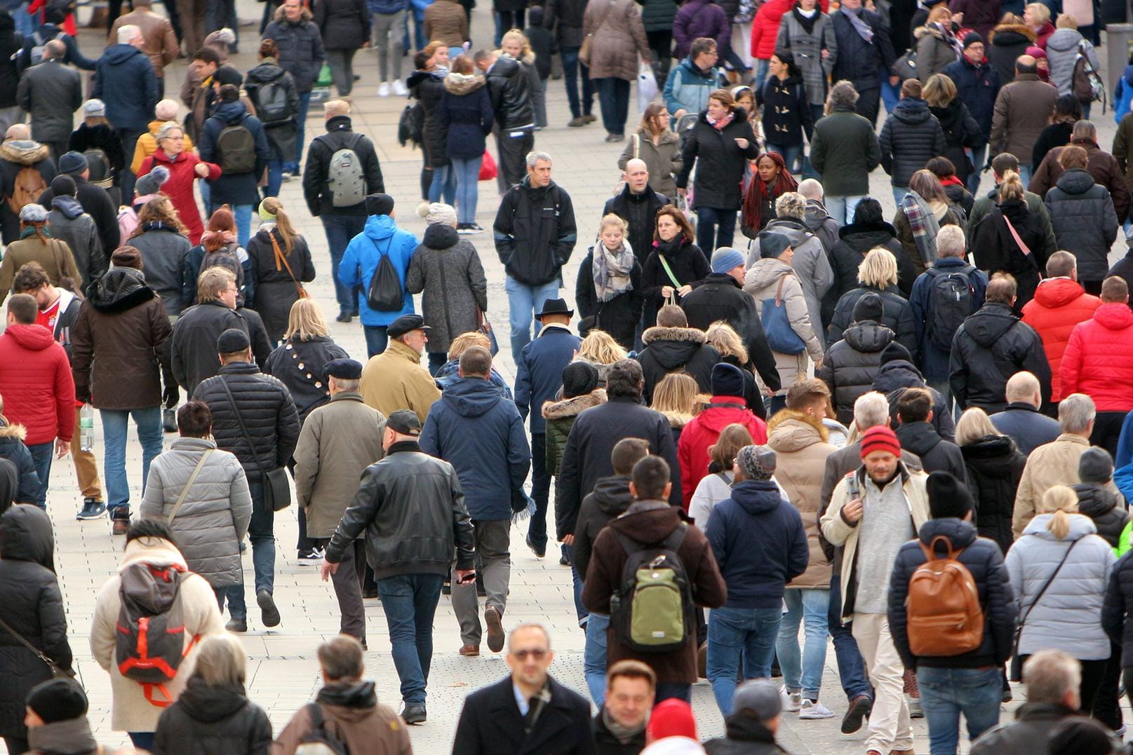 Fußgängerzone in Deutschland: Die Behörden treffen Vorkehrungen gegen eine weitere Ausbreitung des Coronavirus.