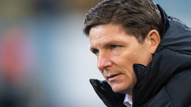 Baut die Abwehr im Rückspiel gegen Malmö FF um: Wolfsburgs Trainer Oliver Glasner.