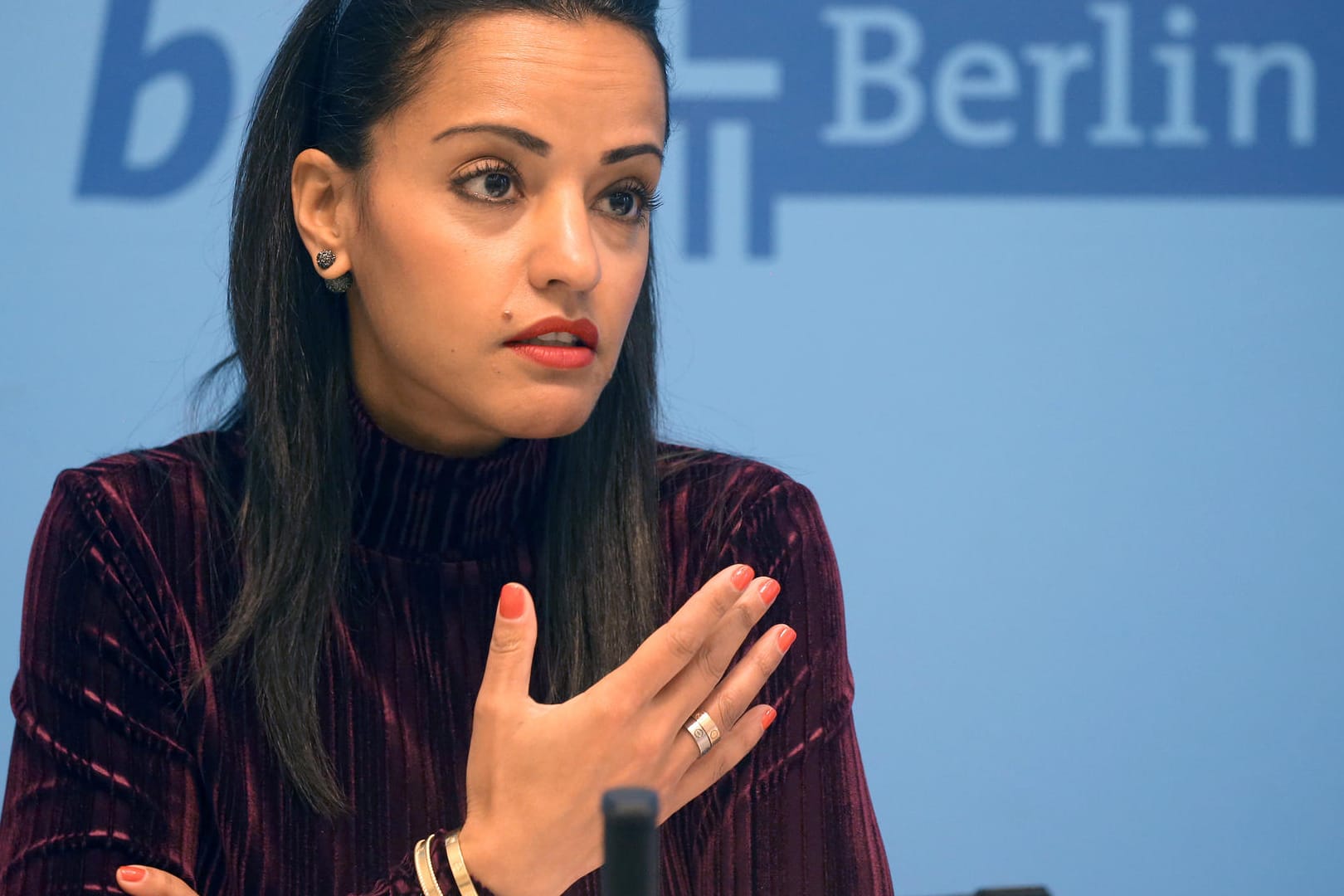 Die Berliner Staatssekretärin Sawsan Chebli (Archivbild): Sie wehrte sich gegen Diffamierungen und Hass im Internet. Das Gericht folgte ihr nicht.