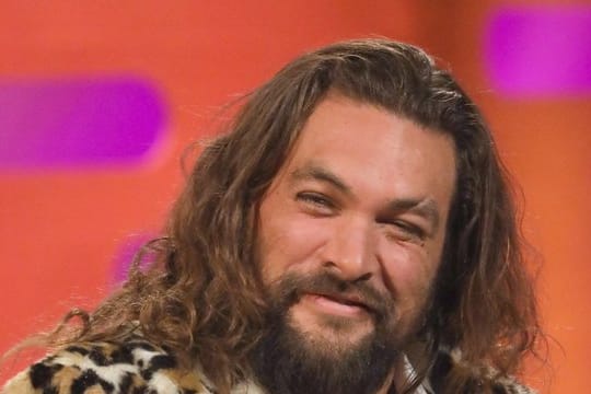 Jason Momoa ließ sich nicht zwei Mal bitten.