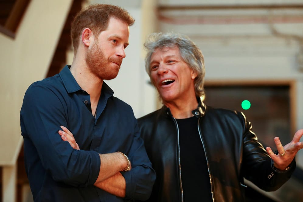 Prinz Harry und Jon Bon Jovi: Für den guten Zweck machen die beiden gemeinsame Sache.