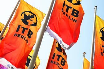 Fahnen am Messegelände in Berlin: Die ITB wurde wegen des Coronavirus abgesagt.