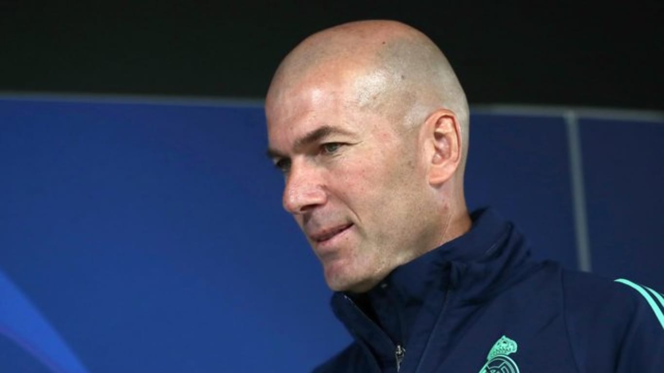 Trainer Zinédine Zidane hat derzeit Probleme mit Real Madrid.