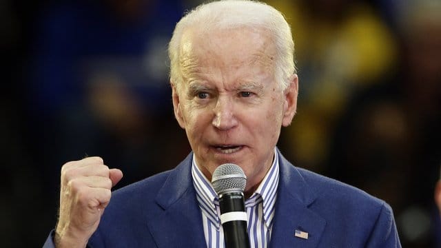 Bei der wichtigen Vorwahl im Rennen um die US-Präsidentschaftskandidatur der Demokraten im Bundesstaat South Carolina sagen TV-Sender einen Sieg für Ex-Vizepräsident Joe Biden voraus. Bei der wichtigen Vorwahl im Rennen um die US-Präsidentschaftskandidatur der Demokraten im Bundesstaat South Carolina sagen TV-Sender einen Sieg für Ex-Vizepräsident Joe Biden voraus.