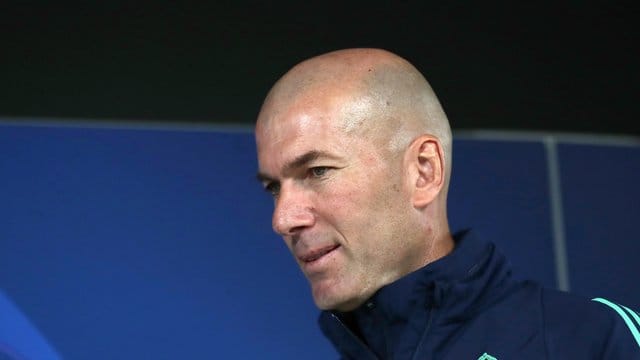 Ist mit Real Madrid momentan nicht in der Spur: Coach Zinedine Zidane. Ist mit Real Madrid momentan nicht in der Spur: Coach Zinedine Zidane.