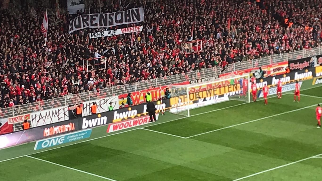 Aufreger: Das Plakat gegen Hoffenheim-Mäzen Hopp in der Alten Försterei.