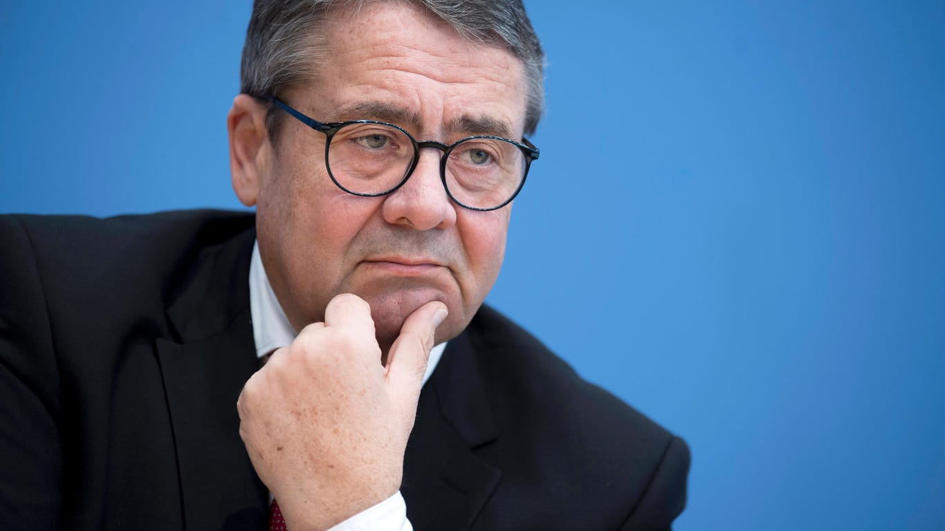 Sigmar Gabriel: Er war bis 2017 SPD-Chef, bis 2018 Außenminister und bis November 2019 Abgeordneter im Bundestag.