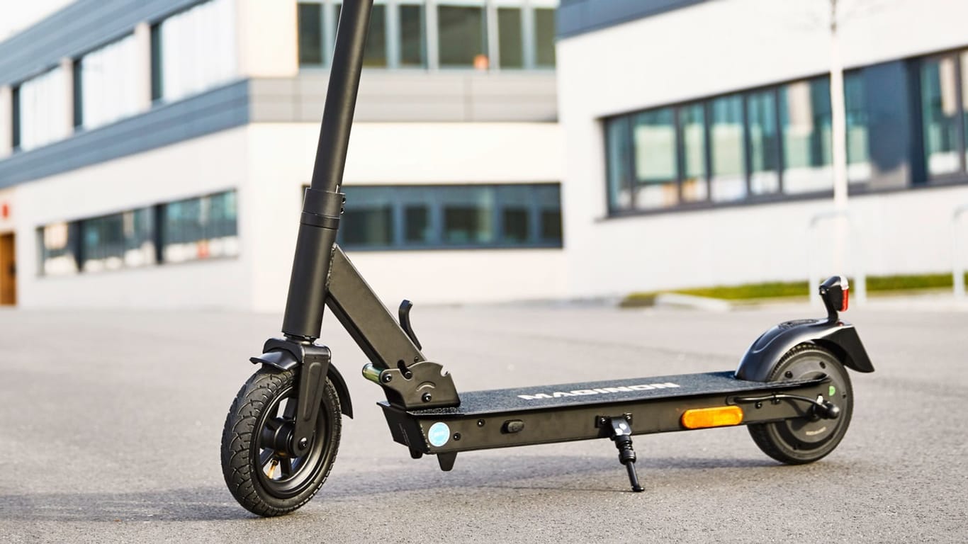 E-Scooter bei Aldi im Angebot: Roller mit Straßenzulassung.