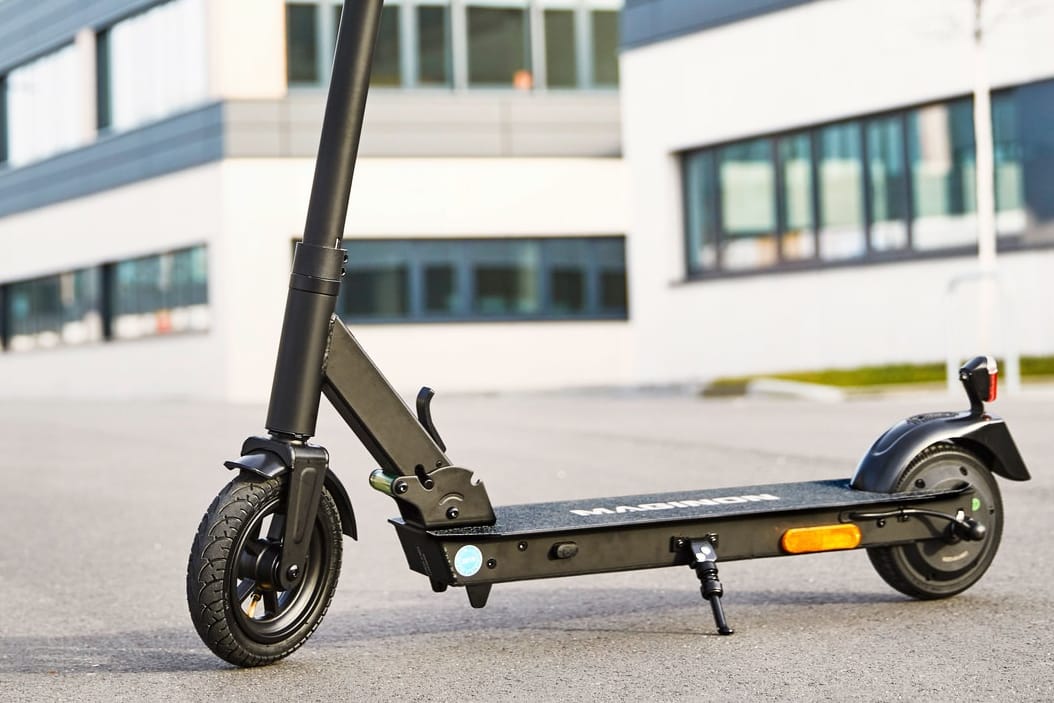 E-Scooter bei Aldi im Angebot: Roller mit Straßenzulassung.