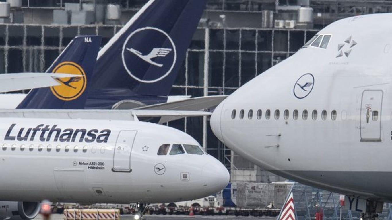 Lufthansa: Die Airline streicht wegen des Coronavirus einige Flüge auf verschiedenen Strecken im Aus- und Inland.