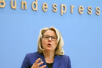 Bundesumweltministerin Svenja Schulze (SPD) stellt in ihrer Digitalagenda Maßnahmen vor, mit denen sich die Digitalisierung klimafreundlich gestalten lässt.