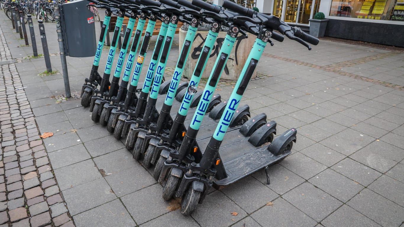 Elektro-Tretroller von Tier Mobility: Auch in Wolfsburg rollen die Flitzer künftig über die Straßen.