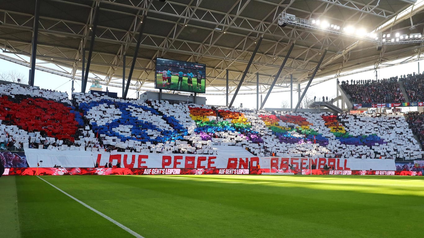 RB Leipzig - Leverkusen: Während des Bundesliga-Duells soll es zu einem mit dem Coronavirus begründeten rassistischen Vorfall gekommen sein.
