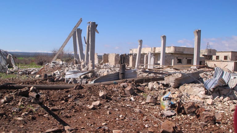Zerbombte Gebäude in der Provinz Idlib: Wieder ist ein türkischer Soldat im Syrien-Konflikt getötet worden.