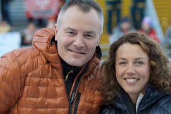 Eingespieltes Duo: Seit dieser Saison arbeiten Sven Fischer (l.) und Laura Dahlmeier gemeinsam als Experten beim ZDF.