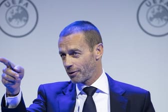 Schaut der Fußball-EM (noch) optimistisch entgegen: UEFA-Boss Aleksander Ceferin.