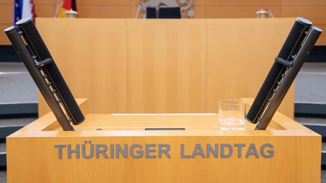 Der CDU-Abgeordnete im Thüringer Landtag ist doch nicht mit dem Coronavirus infiziert. Der CDU-Abgeordnete im Thüringer Landtag ist doch nicht mit dem Coronavirus infiziert.