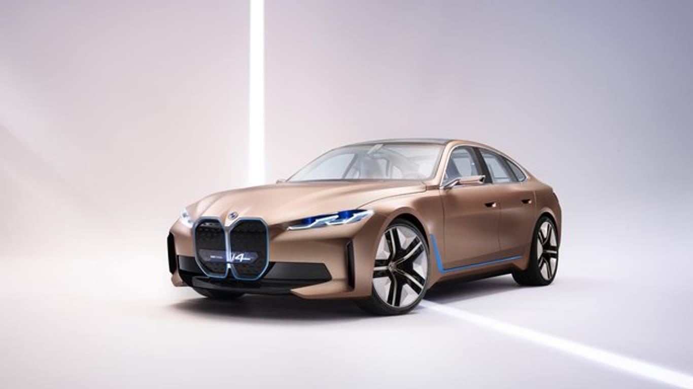 BMWs Concept i4 hat eine Traktionsbatterie von rund 80 Kilowattstunden an Bord, genug Energie für bis zu 600 Kilometer Reichweite.