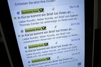 Mit einer Digitalisierungsinitiative will die Deutsche Post den Versand und Empfang von Briefen und Paketen erleichtern.