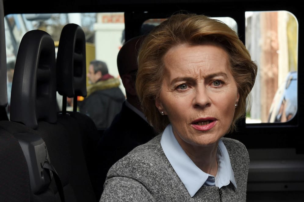 Kritik an Ankara: EU-Kommissionschefin Ursula von der Leyen beim Besuch im griechischen Grenzort Kastanies.