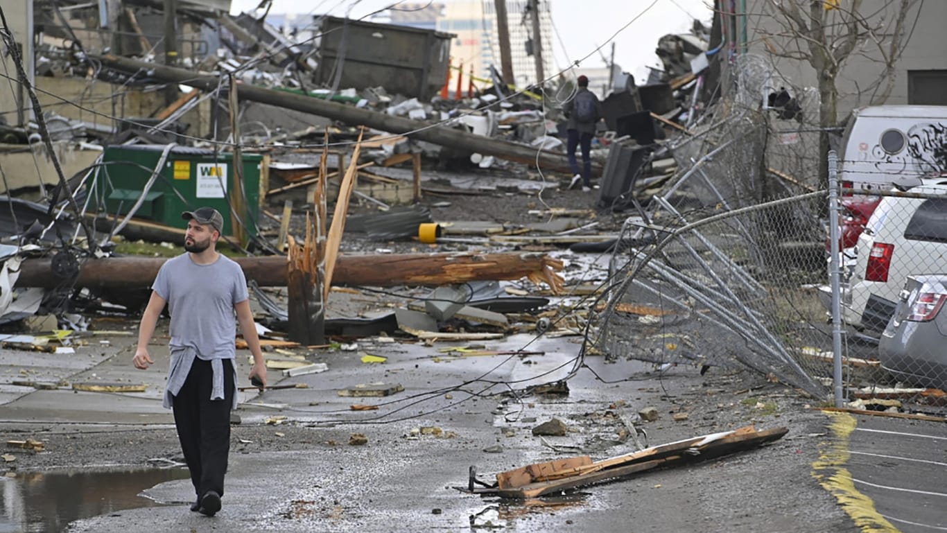 Verwüstungen im US-Bundesstaat Tenneessee: Bei heftigen Tornados sind in Tennessee mindestens 19 Menschen ums Leben gekommen.