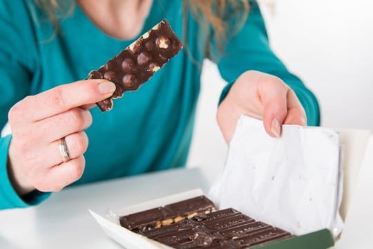 Heißhunger hat meist fett- und kohlenhydratreiche Nahrung im Blick - das kommt aus Zeiten, als der Körper für Hungerzeiten vorbeugen musste.