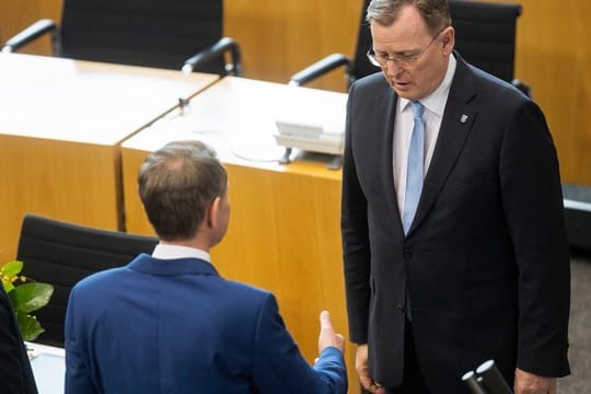Der neu gewählte Ministerpräsident Bodo Ramelow (r.
