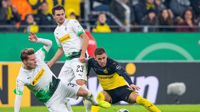 Die Partie zwischen Borussia Mönchengladbach und Borussia Dortmund wird wie geplant stattfinden. Die Partie zwischen Borussia Mönchengladbach und Borussia Dortmund wird wie geplant stattfinden.