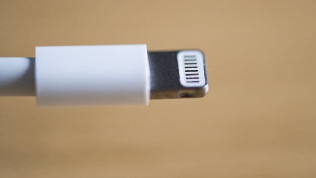 Das Ladekabel eines iPhones.