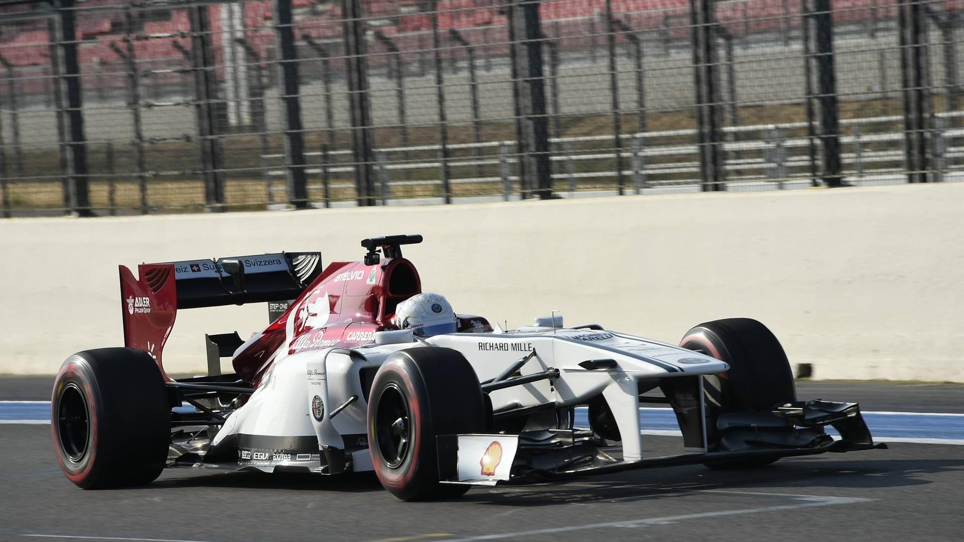 Testete nur wenige Tage vor dem Horrorunfall erstmals einen Formel-1-Wagen: Juan Manuel Correa im Wagen des Teams Alfa Romeo.