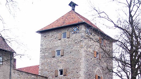 Wasserburg Neuhaus: In dieser historischen Sehenswürdigkeit können sich Besucher in andere Zeiten zurückversetzen lassen.