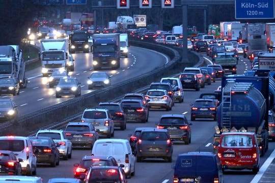 Das Klimaschutzpaket der schwarz-roten Koalition reicht nach Berechnungen im Auftrag der Bundesregierung nicht, um die Ziele Deutschlands bis 2030 zu erreichen.