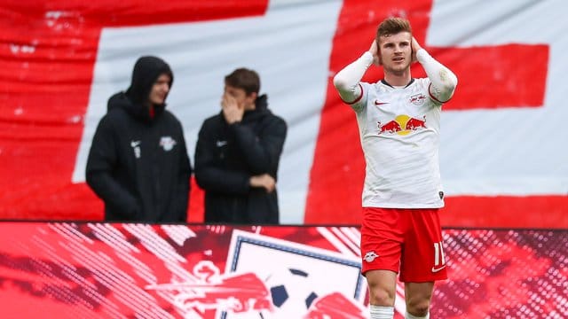 Leipzigs Stürmer Timo Werner hat muskuläre Probleme im Oberschenkel. Leipzigs Stürmer Timo Werner hat muskuläre Probleme im Oberschenkel.