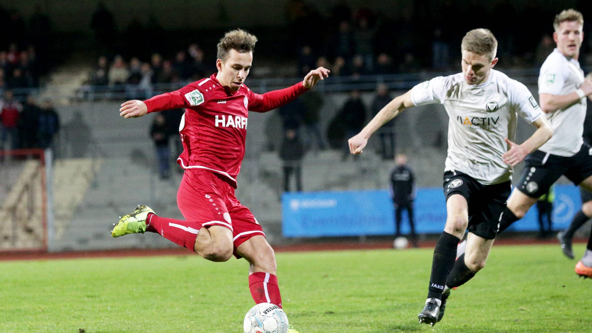 Maximilian Pronichev (Rot-Weiss Essen) gelang kurz vor Spielende der Ausgleich: Für den Aufstieg muss RWE nun ordentlich punkten.