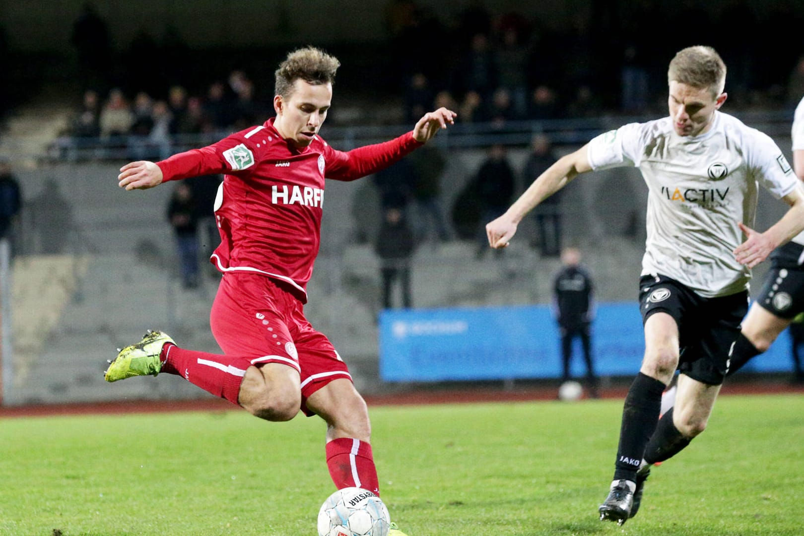 Maximilian Pronichev (Rot-Weiss Essen) gelang kurz vor Spielende der Ausgleich: Für den Aufstieg muss RWE nun ordentlich punkten.