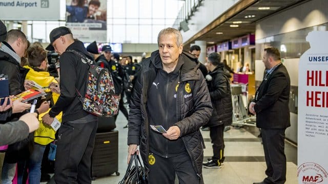 Reist mit seinem Team im kleinen Kreis nach Paris: BVB-Coach Lucien Favre. Reist mit seinem Team im kleinen Kreis nach Paris: BVB-Coach Lucien Favre.