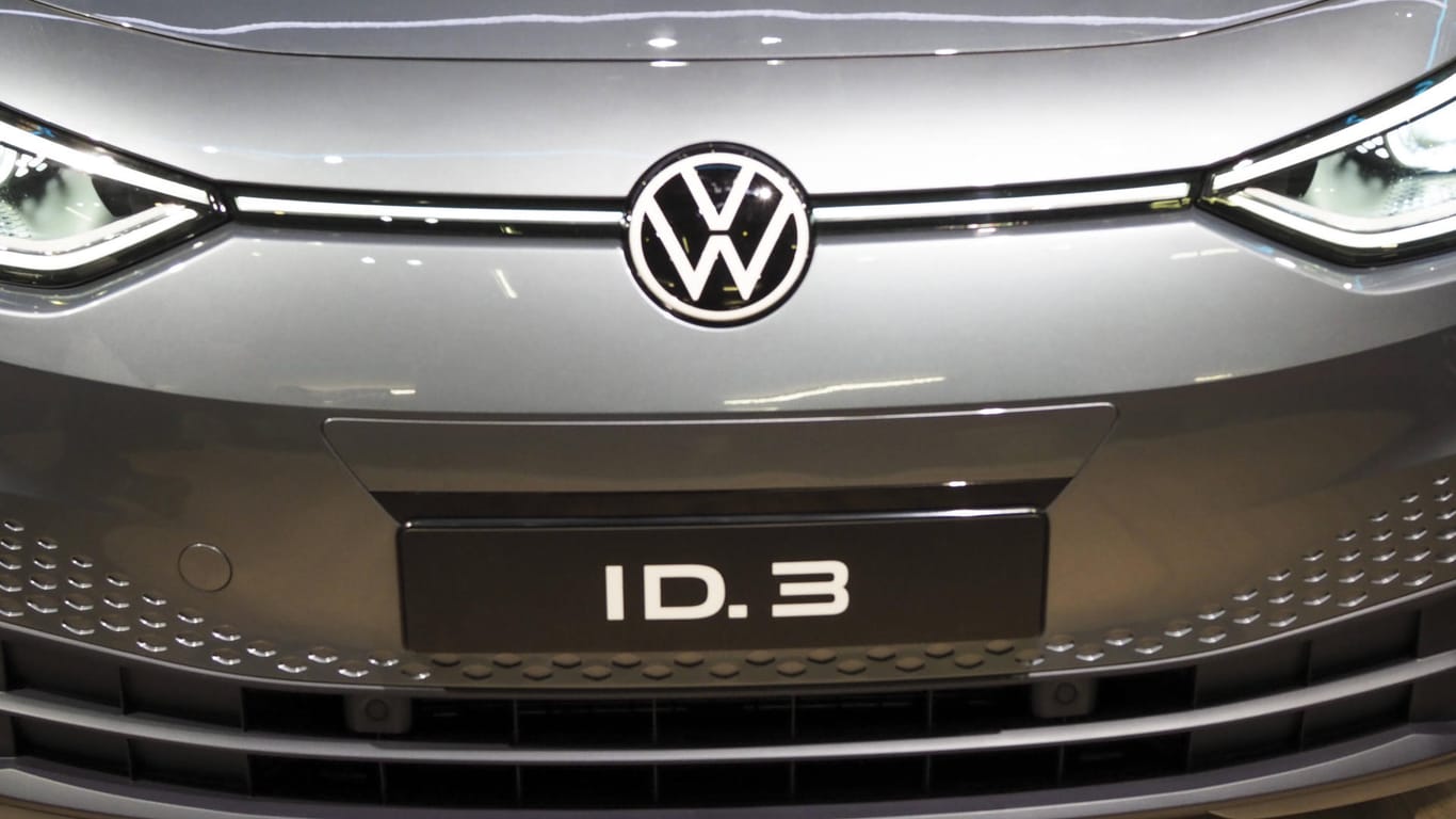 VW ID.3: Volkswagen investiert Milliarden in die E-Mobilität und setzt dabei vor allem auf reine Elektroantriebe der ID-Fahrzeugfamilie.