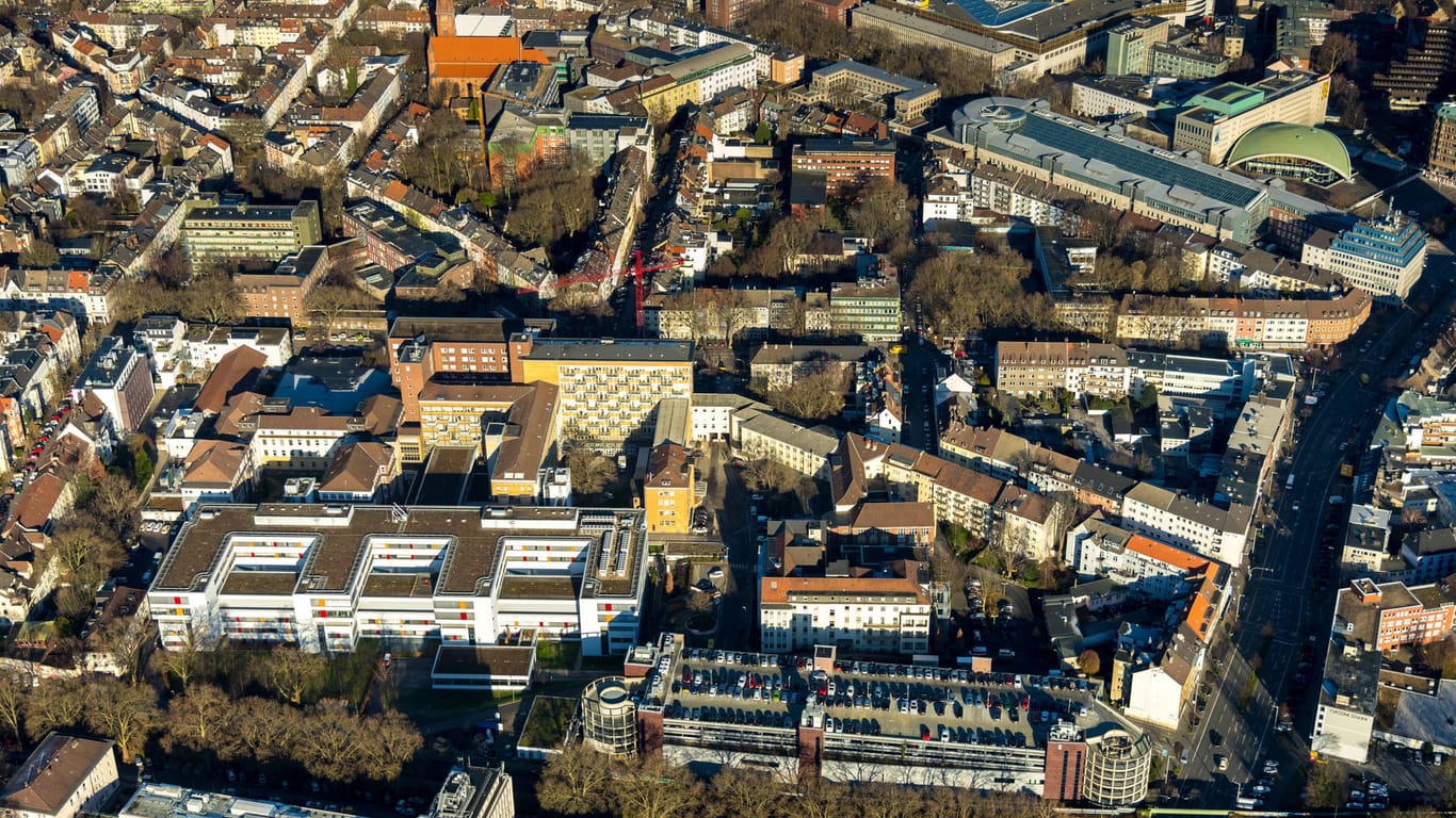 Städtische Kliniken in Dortmund: Die Krankenhäuser haben sich auf eine eingeschränkte Besuchsregelung geeinigt.