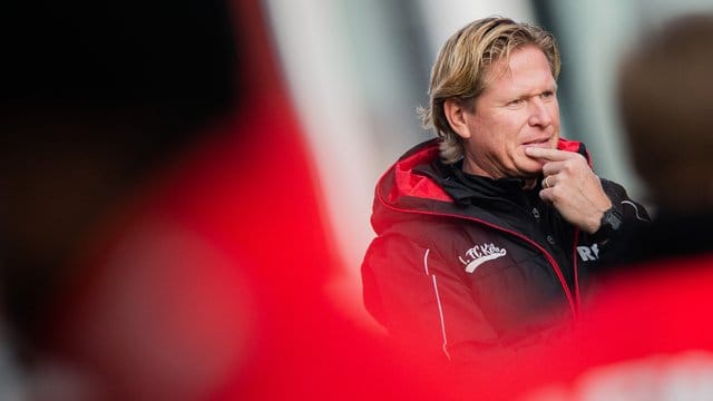 Dem Team von Kölns Trainer Markus Gisdol wurden 22 Fahrräder gestohlen. Dem Team von Kölns Trainer Markus Gisdol wurden 22 Fahrräder gestohlen.