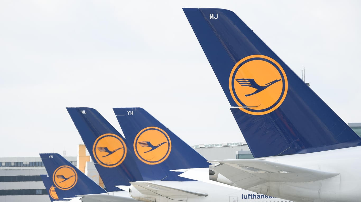 Lufthansa: Die Luftverkehrsbranche bekommt bereits die Auswirkungen des Coronavirus zu spüren. Experten erwarten massive Einbußen der Fluggesellschaften.