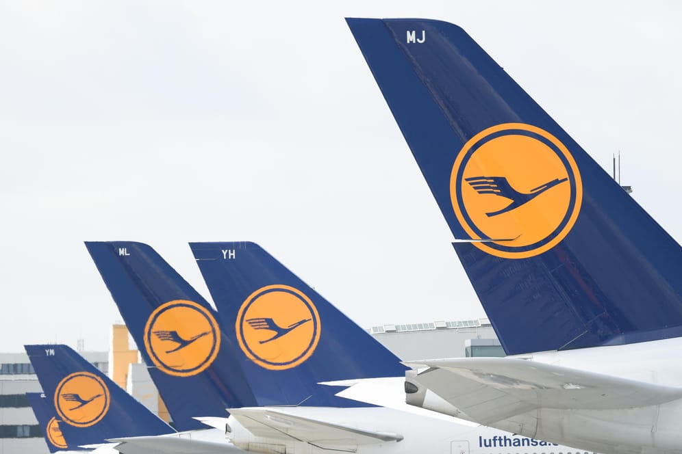 Lufthansa: Die Luftverkehrsbranche bekommt bereits die Auswirkungen des Coronavirus zu spüren. Experten erwarten massive Einbußen der Fluggesellschaften.