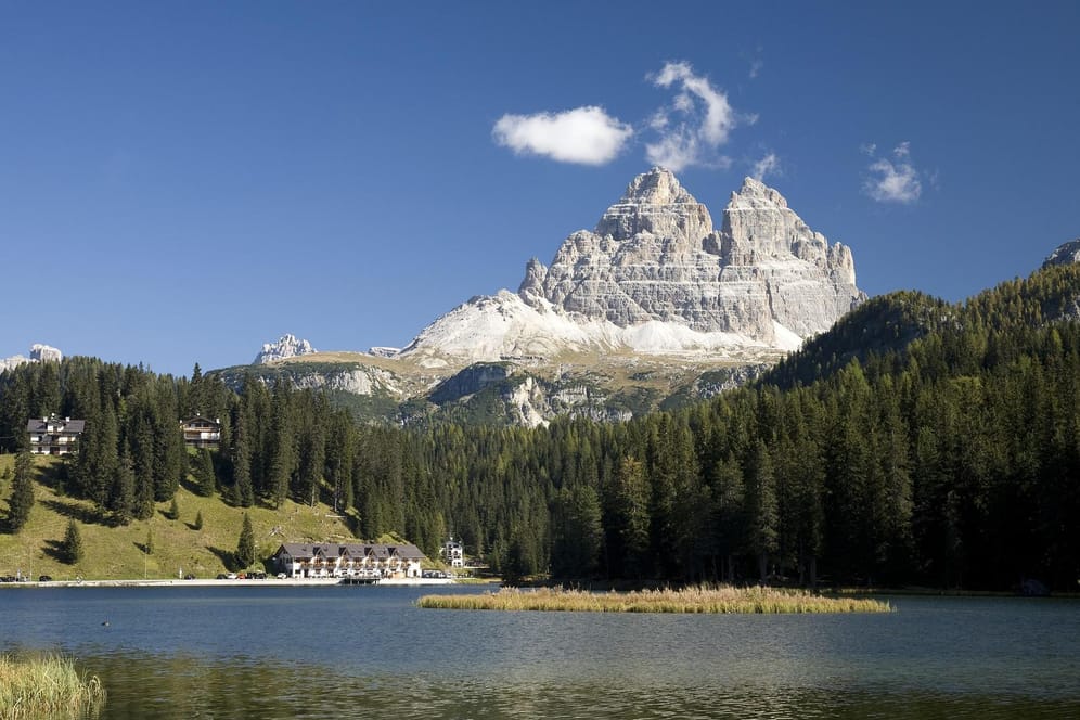 Misurinasee mit den drei Zinnen: Die Dolomiten sind ein beliebtes Reiseziel für deutsche Touristen.