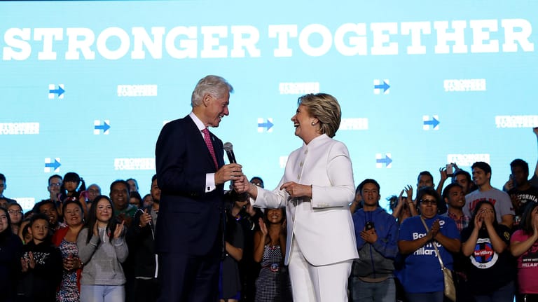 Der ehemalige US-Präsident Bill Clinton und die ehemalige Außenministerin Hillary Clinton: Das Paar ist seit 1975 verheiratet.