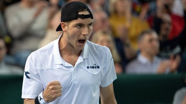 Struff hat die deutschen Tennis-Herren im Davis-Cup-Qualispiel gegen Weißrussland in Führung gebracht. Struff hat die deutschen Tennis-Herren im Davis-Cup-Qualispiel gegen Weißrussland in Führung gebracht.