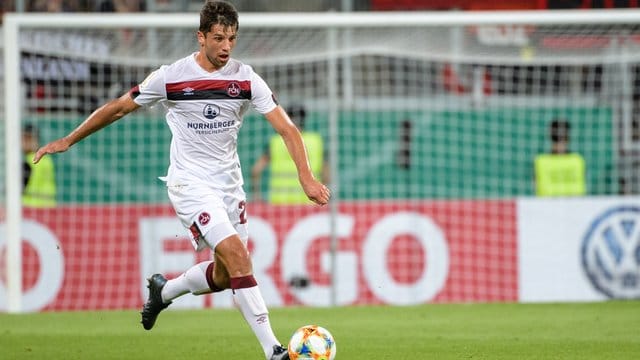 Der Nürnberger Verteidiger Lukas Mühl fällt bis auf Weiteres verletzungsbedingt aus. Der Nürnberger Verteidiger Lukas Mühl fällt bis auf Weiteres verletzungsbedingt aus.