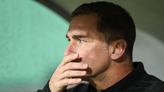 U21-Nationaltrainer Stefan Kuntz hat wegen des Coronavirus eine Tokio-Reise absagen müssen. U21-Nationaltrainer Stefan Kuntz hat wegen des Coronavirus eine Tokio-Reise absagen müssen.