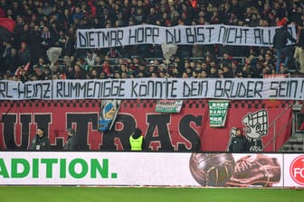 Nahmen beim Heimspiel gegen Hannover Stellung zu Dietmar Hopp und dem Bayern-Boss Rummenigge: Die Nürnberg-Ultras.