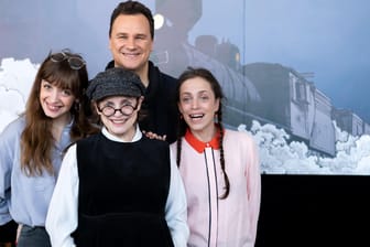 Nellie Thalbach, Katharina Thalbach, Anna Thalbach und Guido Maria Kretschmer: Sie präsentieren ihr neues Theaterstück "Mord im Orientexpress".