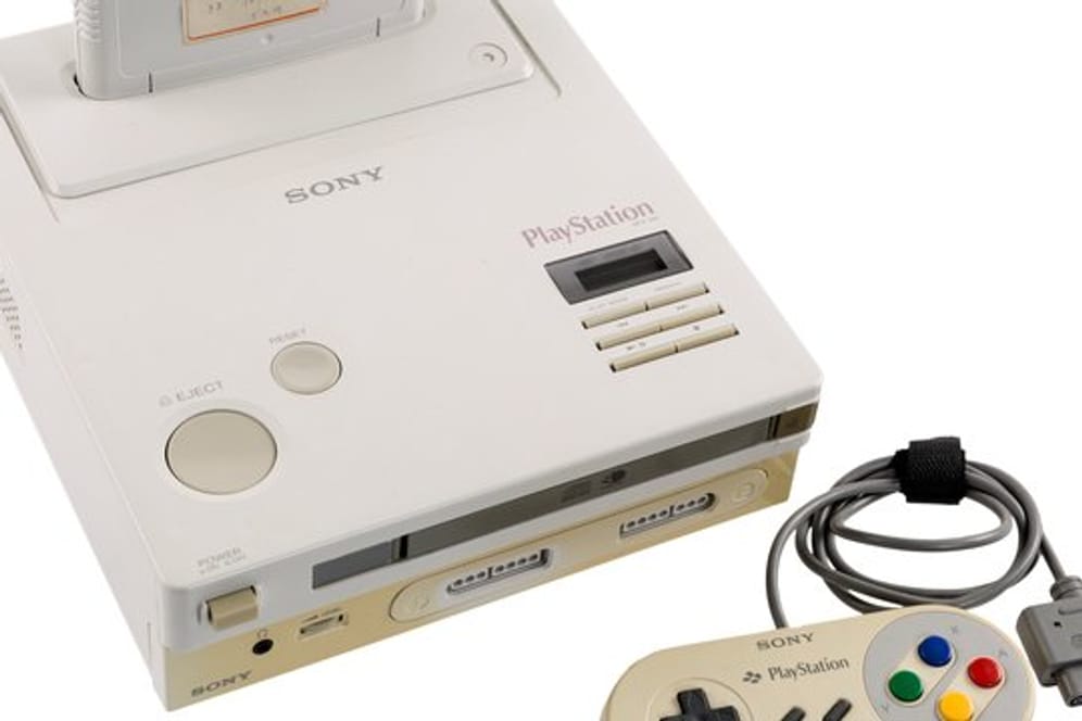Diesen "PlayStation"-Prototyp soll es nur noch ein einziges Mal auf der Welt geben - einem Käufer war das viel Geld wert.