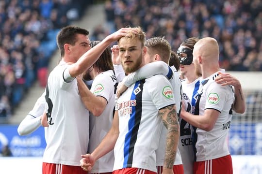 Der Hamburger SV beendete gegen Regensburg seine kleine Krise.